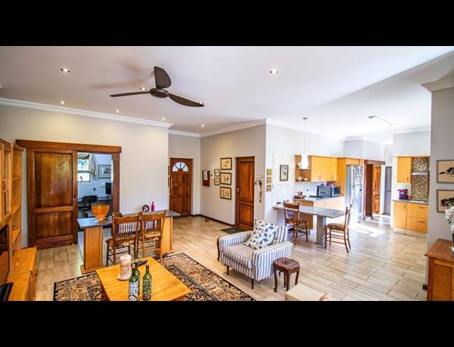 2 BEDROOM HOUSE FOR SALE IN RETIRE AT MIDSTREAM